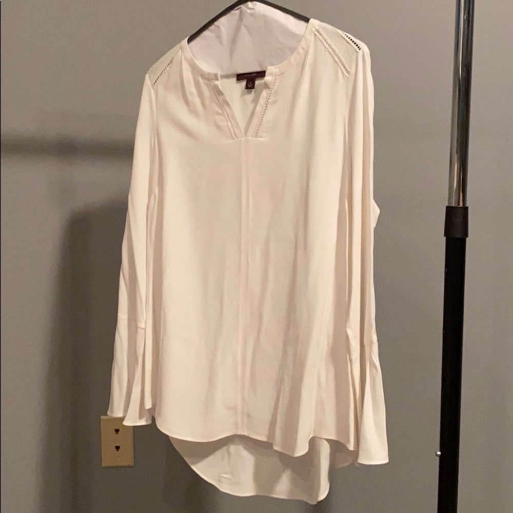 Bell sleeve shirt